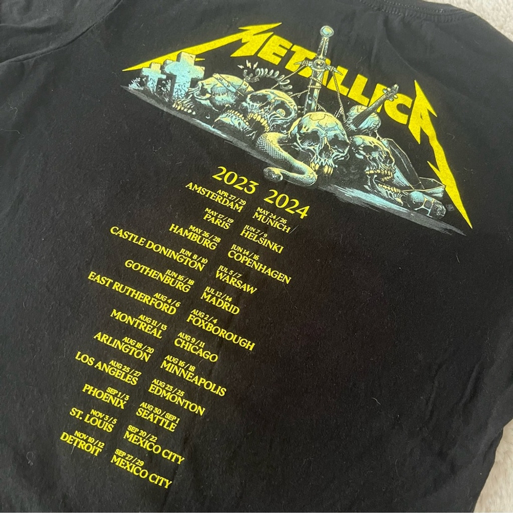 Metallica M72 World Tour Tee Women’s medium - Picture 8 of 9